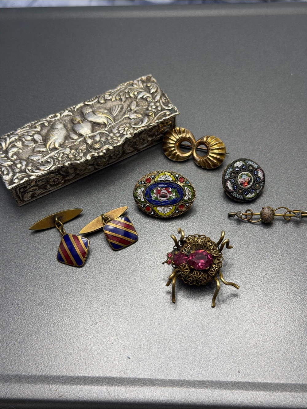 Antique Jewelry Victorian snuff box